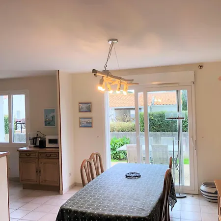 度假居 Agreable Maison Ensoleillee Avec Jardin Arbore Le Château-dʼOléron