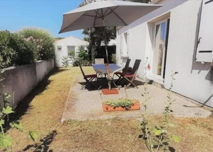 Agreable Maison Ensoleillee Avec Jardin Arbore 度假居