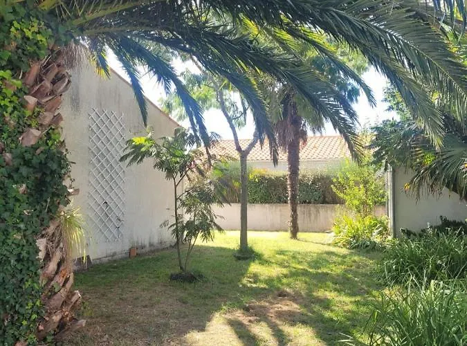 度假居 Agreable Maison Ensoleillee Avec Jardin Arbore