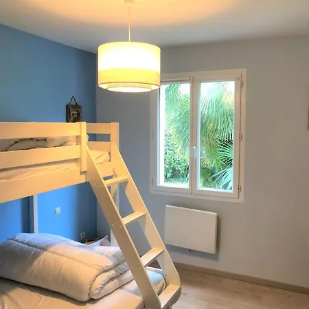 Agreable Maison Ensoleillee Avec Jardin Arbore Nyaraló Le Château-dʼOléron